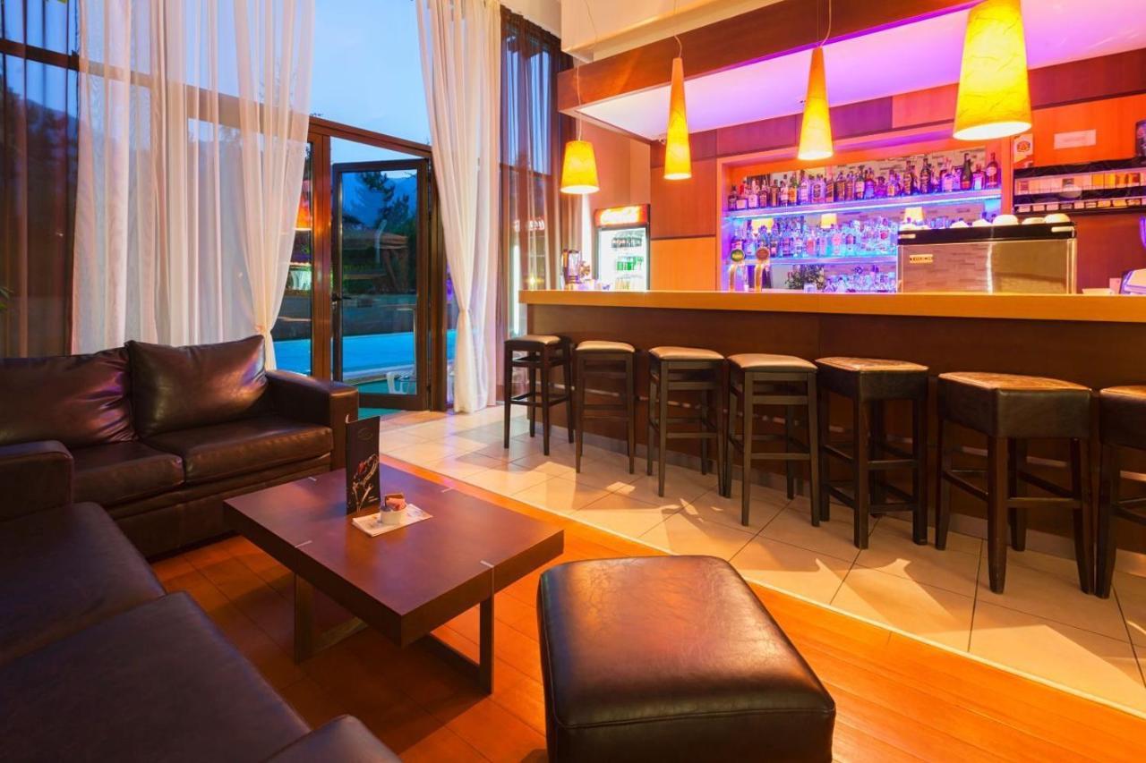 Apartments B06 In Terra Complex 라즐로그 외부 사진